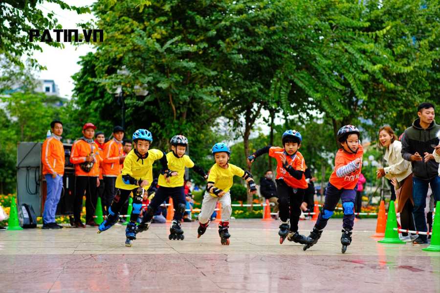 giày patin cho bé 4 tuổi