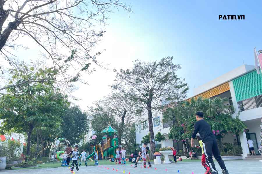 mô hình sân trượt patin