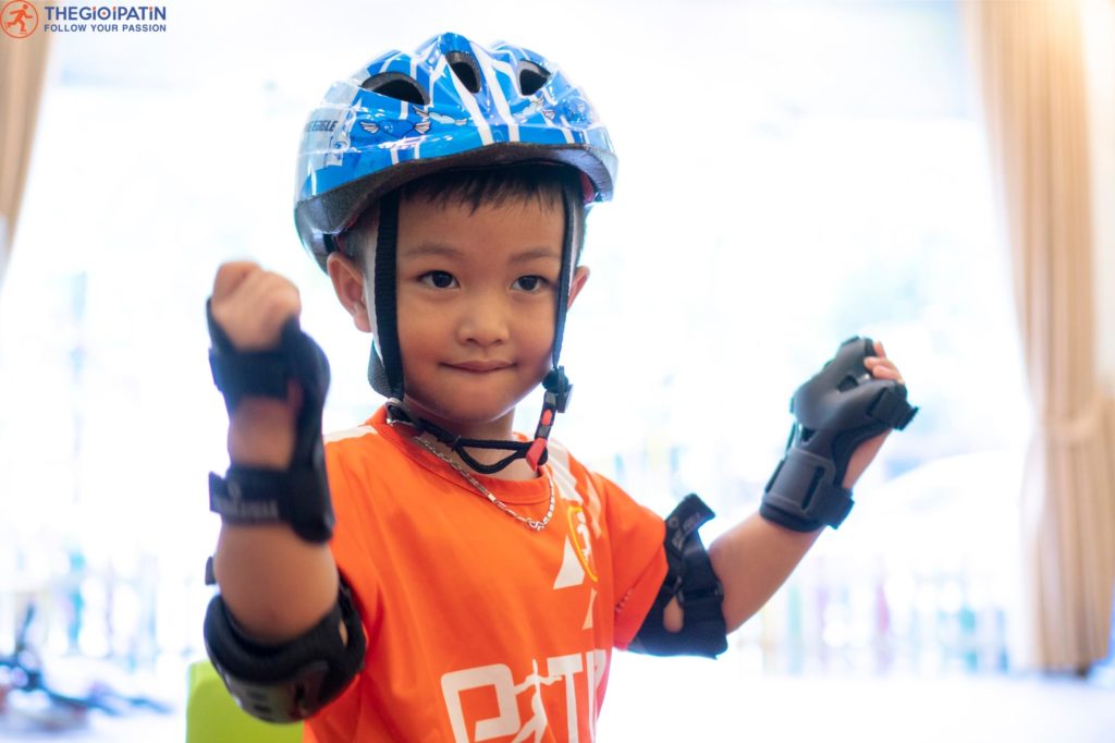giày patin cho bé 6 tuổi